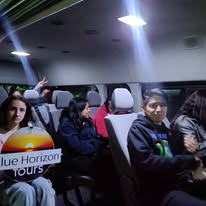 Pasajeros en la unidad Blue Horizon Tours
